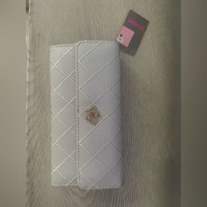 Elegant Quilted Women's Wallet - Light Gray